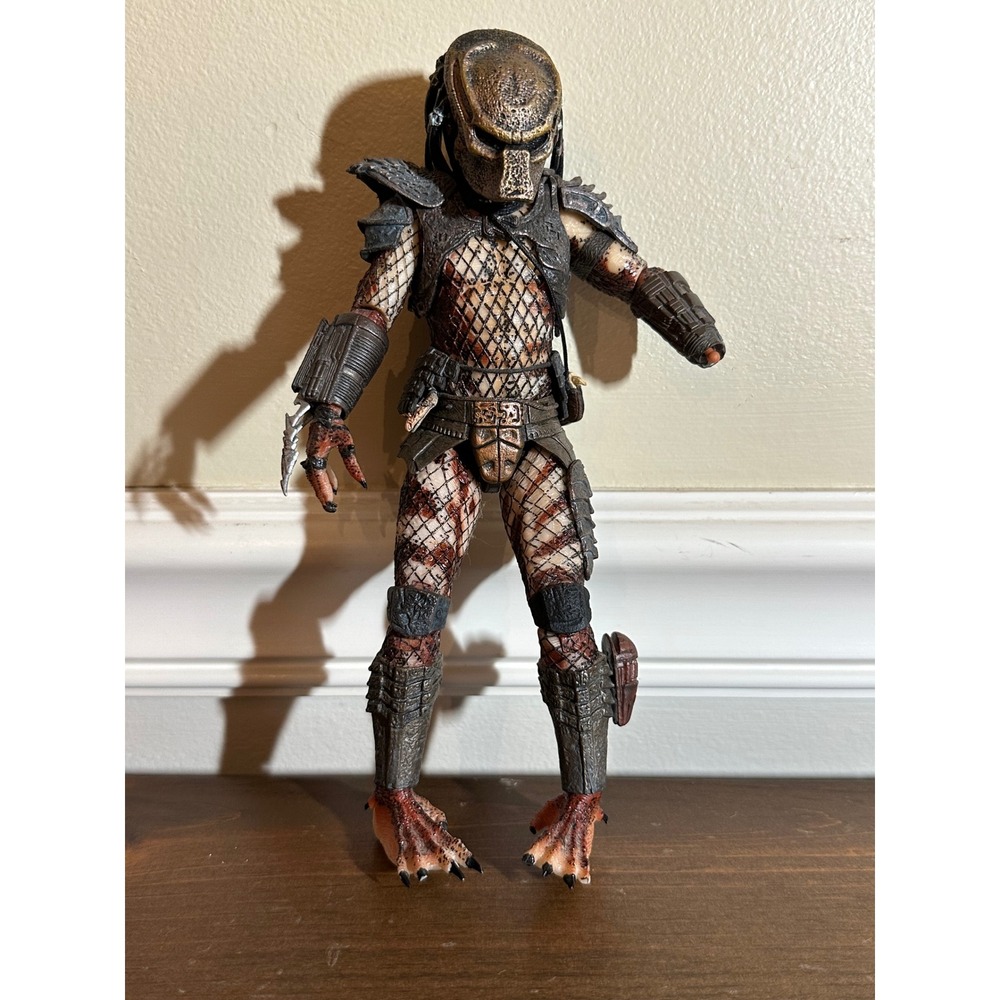 NECA 2011 Predator Action Figure Bio-Mask Armor Missing Left Hand Parts Repair